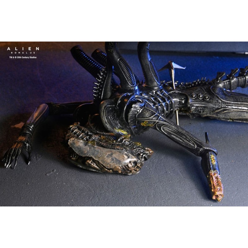 Alien Romulus: Suspended Lab Xenomorph XX121 Deluxe Action