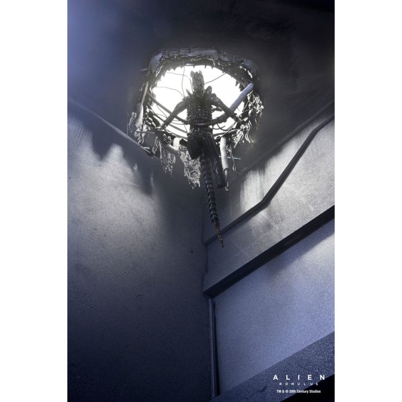 Alien Romulus: Suspended Lab Xenomorph XX121 Deluxe Action