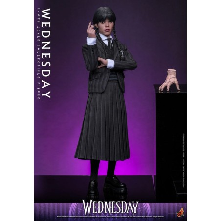 Hot Toys Wednesday: Wednesday 1/6 Scale Figure 27 cm Hot Toys Wednesday: Wednesday 1/6 Scale Figure 27 cm