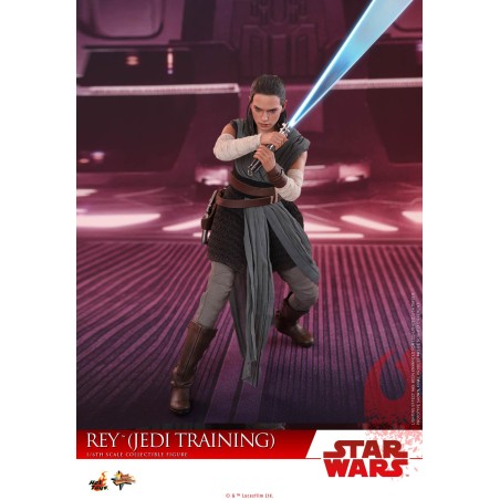 Hot Toys Star Wars: Rey (Jedi Training) MMS445 1/6 Scale Figure Hot Toys Star Wars: Rey (Jedi Training) MMS445 1/6 Scale Figure
