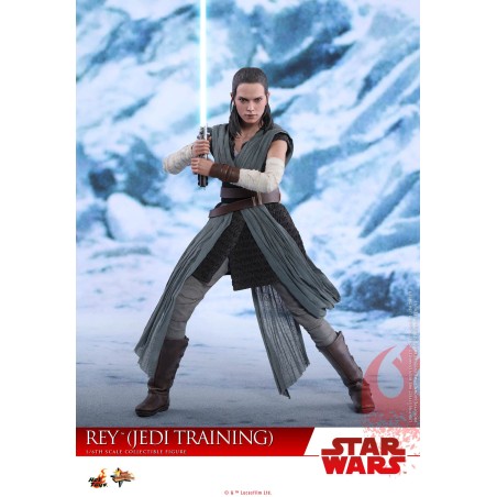 Hot Toys Star Wars: Rey (Jedi Training) MMS445 1/6 Scale Figure Hot Toys Star Wars: Rey (Jedi Training) MMS445 1/6 Scale Figure