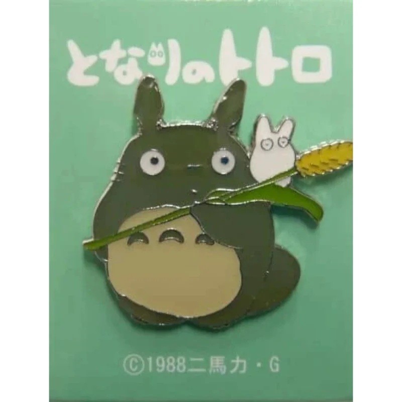 My Neighbor Totoro: Grey & White Totoro Pin Badge