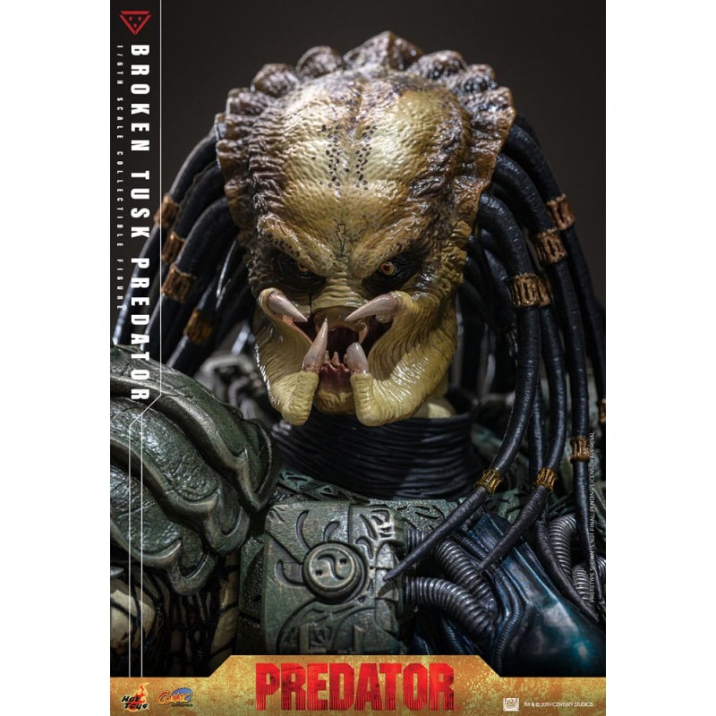 Hot Toys Alien vs. Predator: Broken Tusk Predator 1/6 Scale
