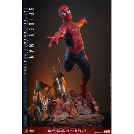 Hot Toys Marvel: Spider-Man (2002) Battle Damaged 1/6 Scale