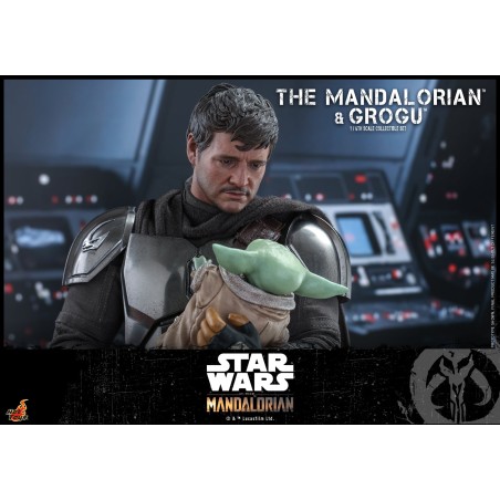 Hot Toys The Mandalorian- 1:6 The Mandalorian & Grogu Set Hot Toys The Mandalorian- 1:6 The Mandalorian & Grogu Set