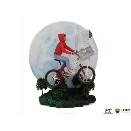 E.T. the Extra-Terrestrial: E.T. and Elliot 1:10 Scale Statue E.T. the Extra-Terrestrial: E.T. and Elliot 1:10 Scale Statue