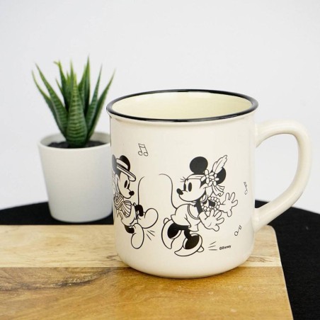 Disney: Donald Duck in Car Mug Disney: Donald Duck in Car Mug