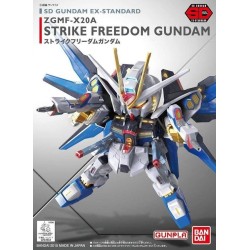 Gundam Model Kit: SD Gundam Ex-Standard 006 Strike Freedom