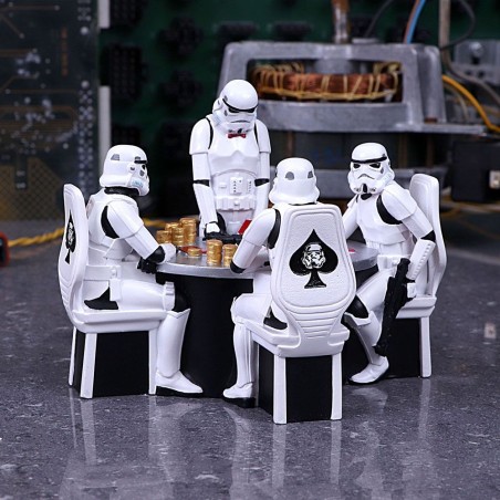 Star Wars: Stormtrooper Poker Face Diorama 18 cm