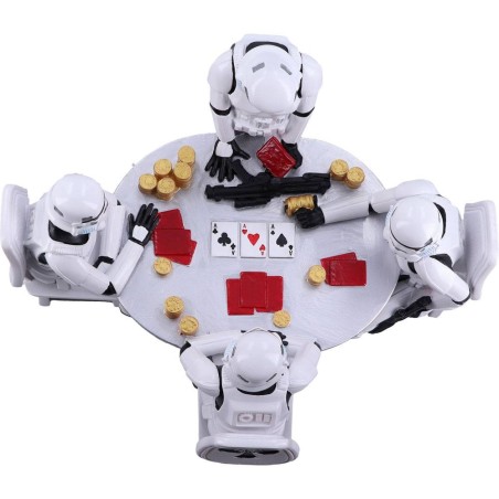 Star Wars: Stormtrooper Poker Face Diorama 18 cm Star Wars: Stormtrooper Poker Face Diorama 18 cm