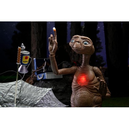NECA Ultimate Deluxe E.T. with LED Chest (40th Anniversary)
