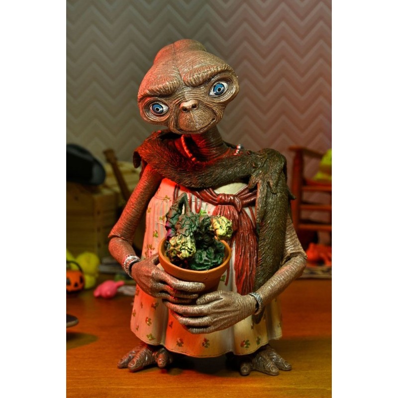 NECA Ultimate Dress-Up E.T. (40th Anniversary) Action Figure 18