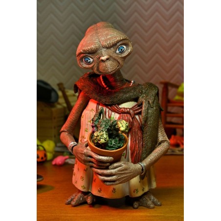 NECA Ultimate Dress-Up E.T. (40th Anniversary) Action Figure 18