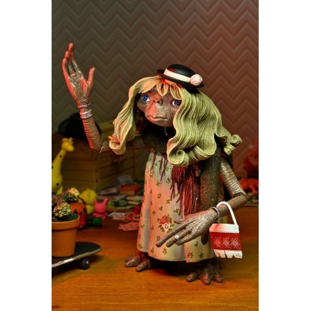 NECA Ultimate Dress-Up E.T. (40th Anniversary) Action Figure 18