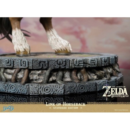 The Legend of Zelda Breath of the Wild - Link on Horseback