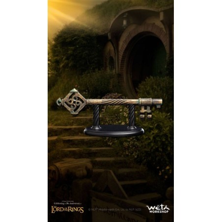 The Lord of the Rings: Key to Bag End 1/1 Replica 15 cm