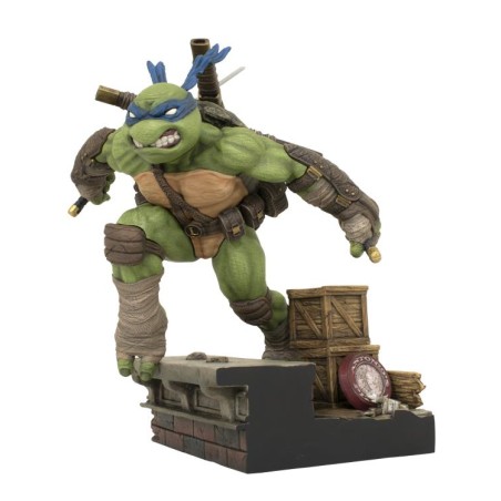 Teenage Mutant Ninja Turtles: Leonardo Gallery PVC Statue 24 cm