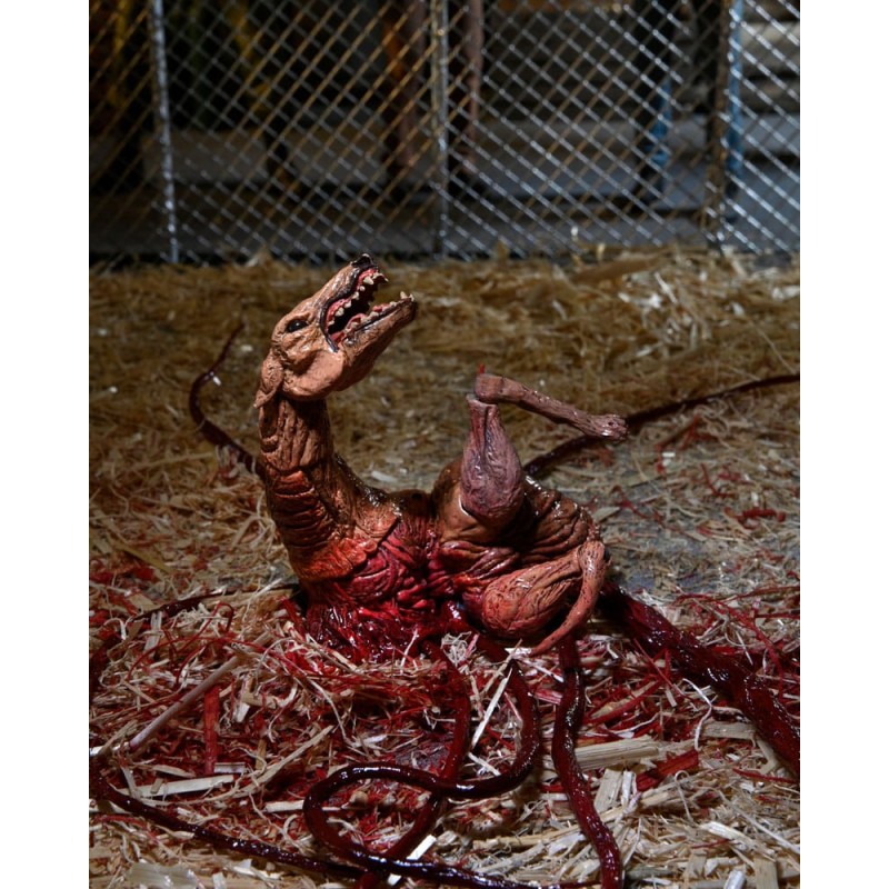 NECA: The Thing - Dog Creature Ultimate Deluxe Action Figure 18