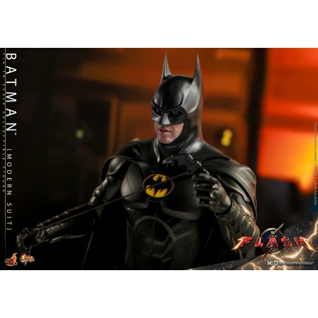 Hot Toys DC Comics: Batman Modern Suit 1:6 Scale Figure 30 cm