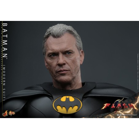 Hot Toys DC Comics: Batman Modern Suit 1:6 Scale Figure 30 cm