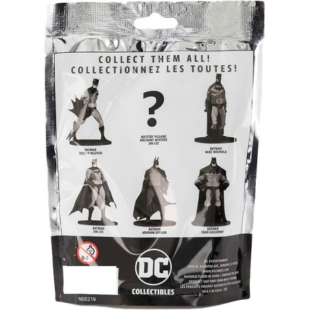 DC Comics: Batman Black & White Mystery Figure (1 stuk - 1