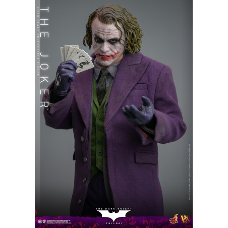 Hot Toys DC Comics: The Dark Knight - The Joker 1:6 Scale