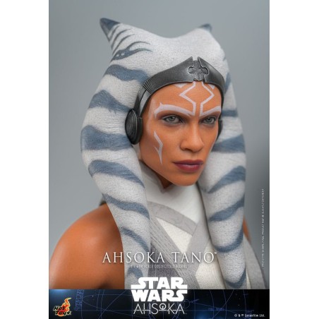 Hot Toys Star Wars: Ahsoka Tano 1/6 Action Figure 28 cm