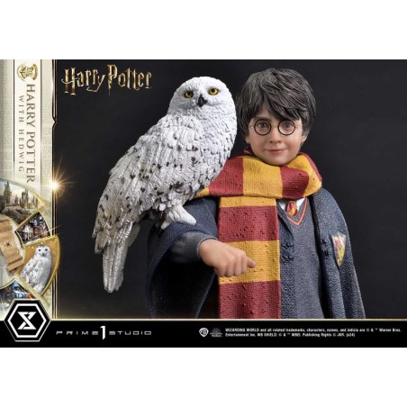Harry Potter: Harry Potter with Hedwig 1/6 Scale Statue 28 cm Harry Potter: Harry Potter with Hedwig 1/6 Scale Statue 28 cm