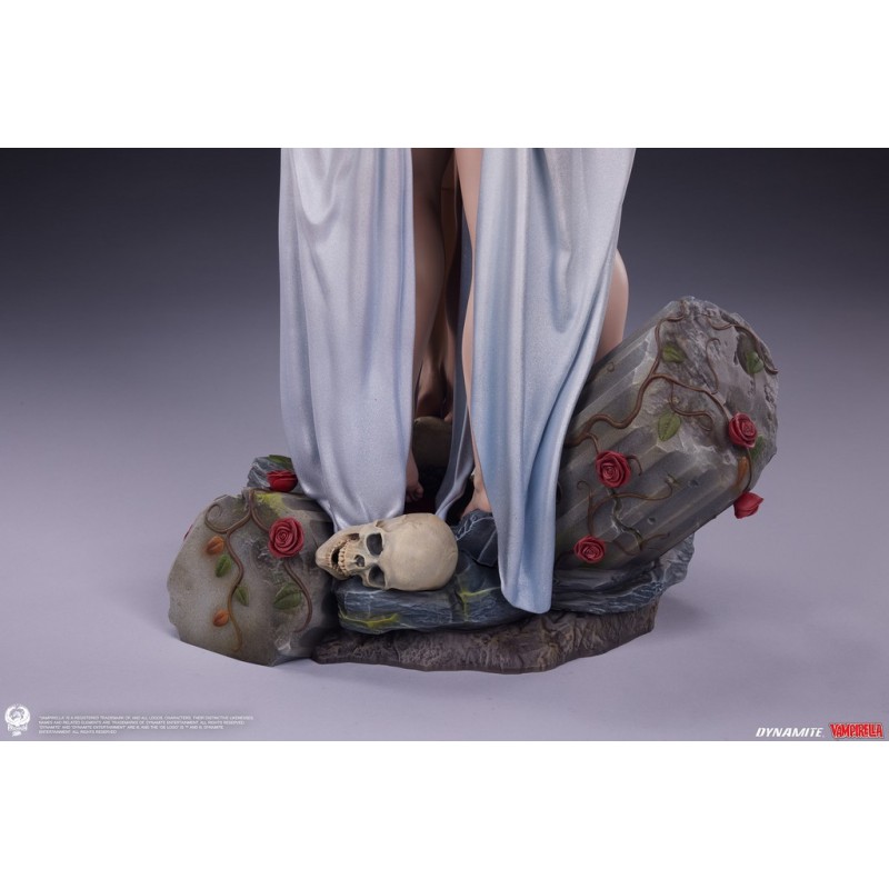 Dynamite: Vampirella 1:4 Scale Statue 50 cm